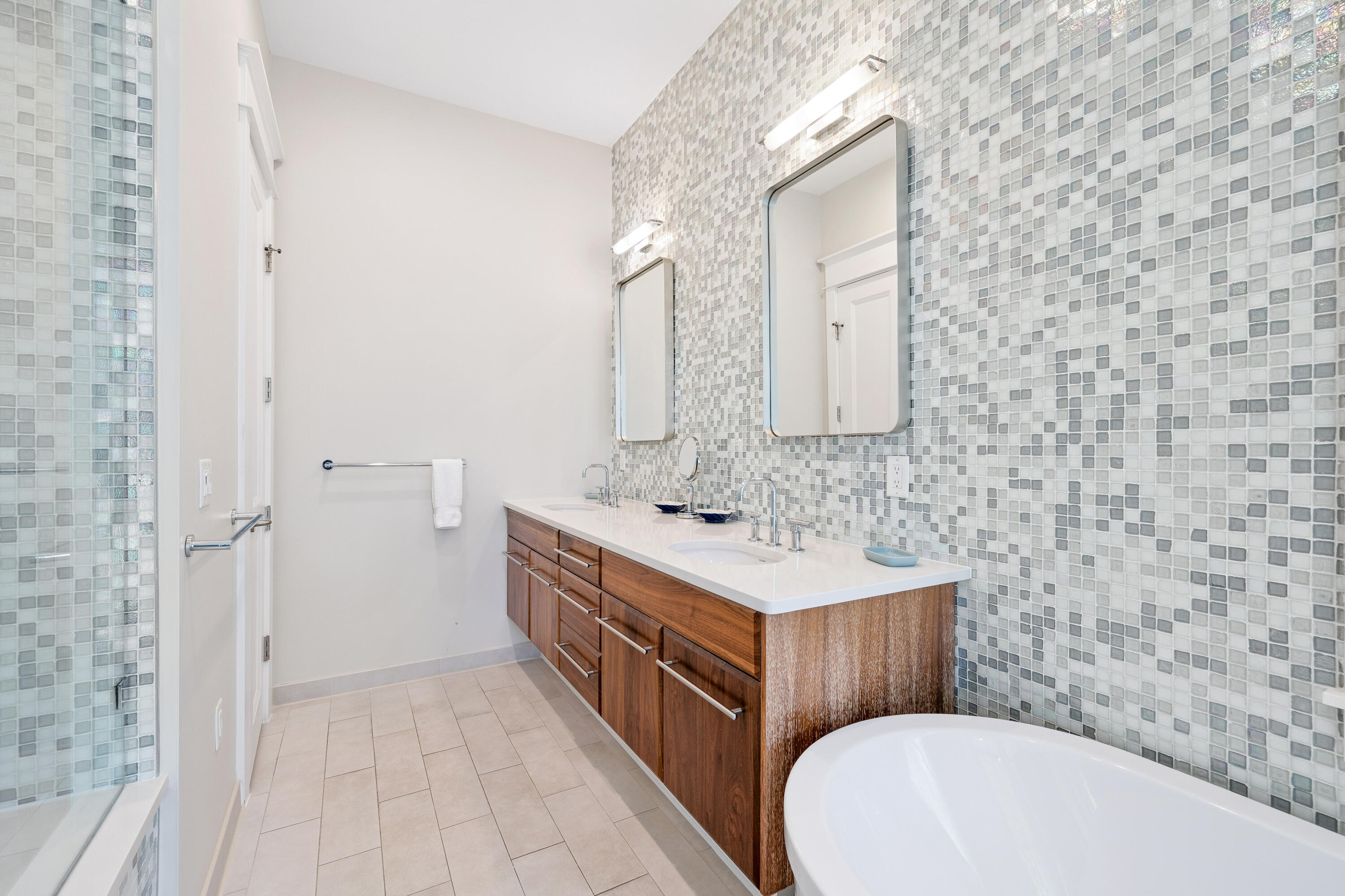 445 W Lake Forest Drive