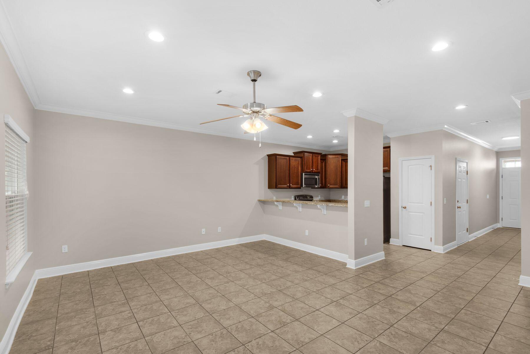 17 W Shady Oaks Lane UNIT C