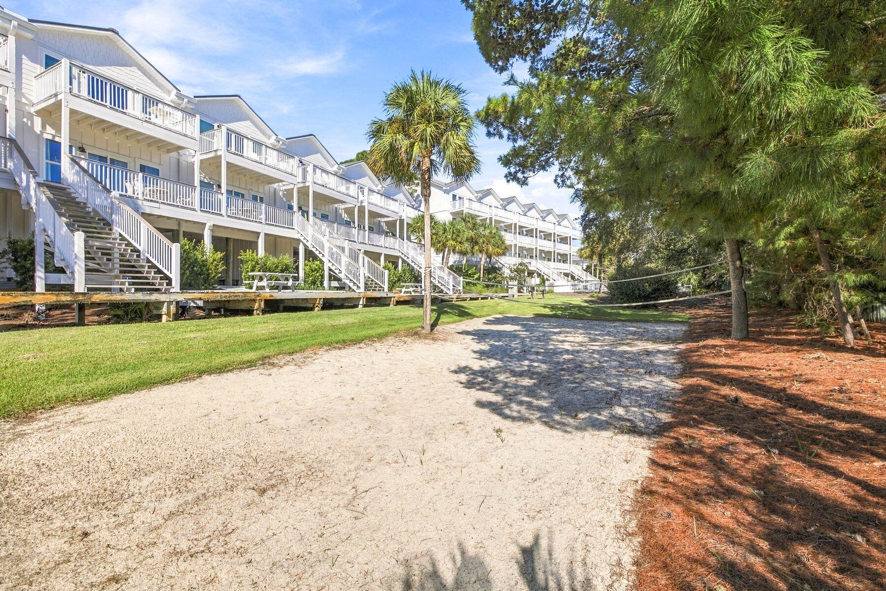 19 Brentwood Lane UNIT 305