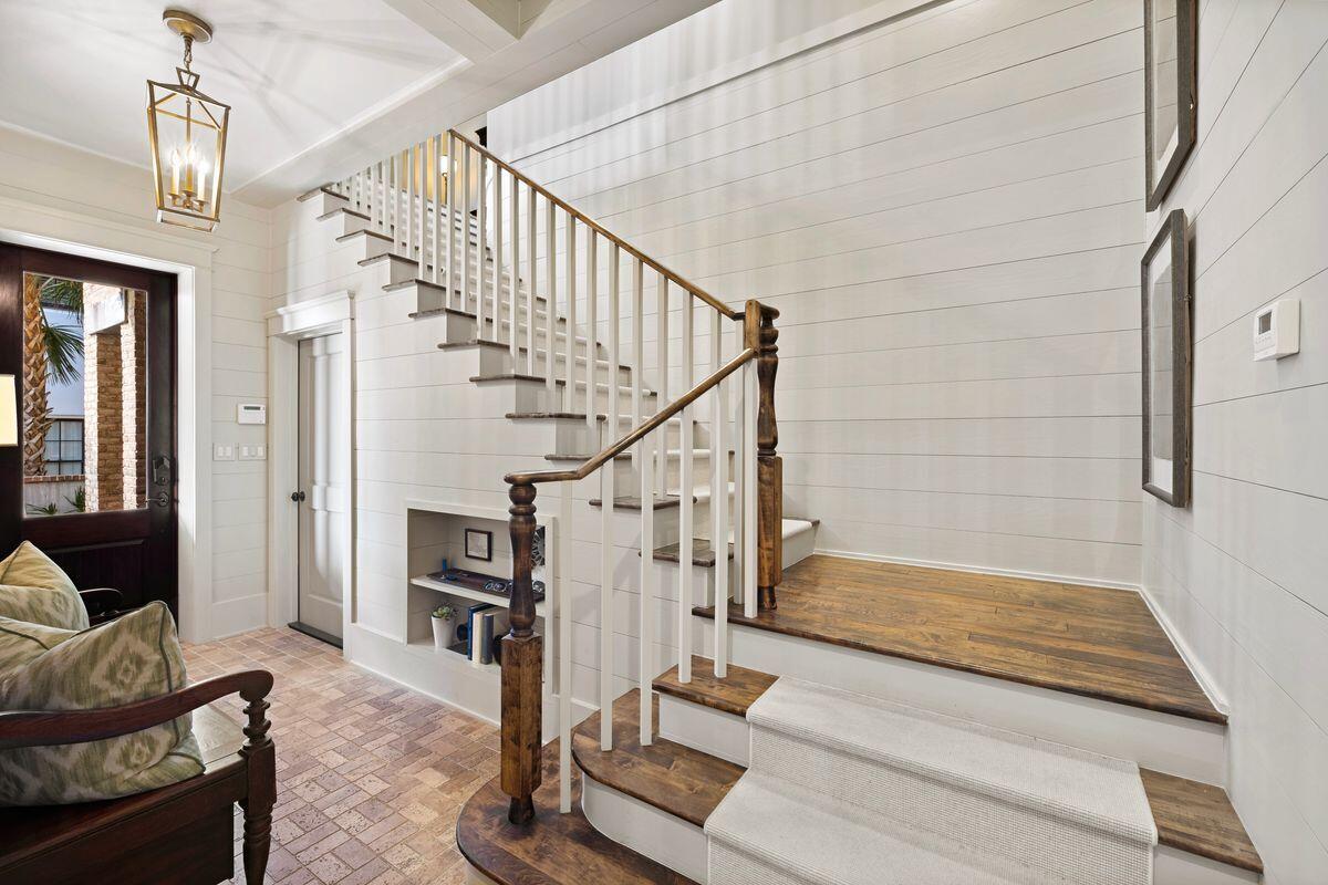 131 W St. Lucia Lane