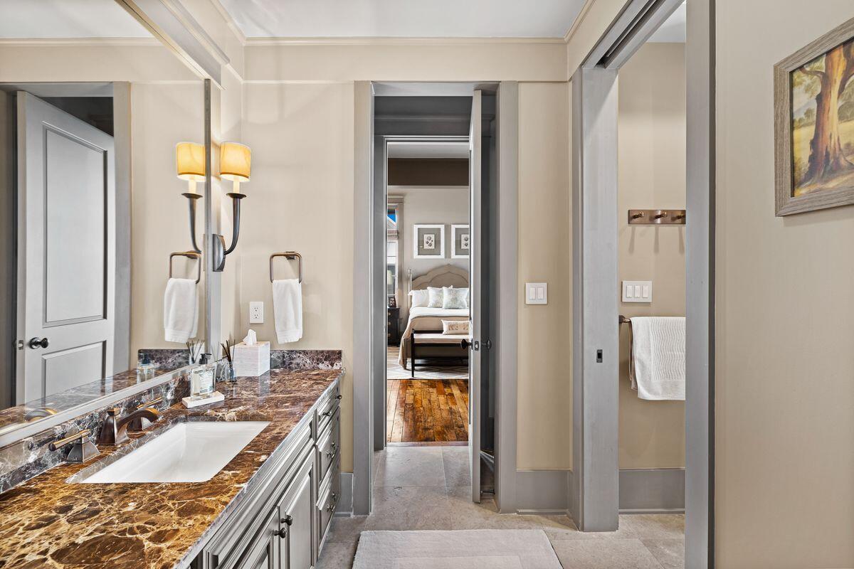 131 W St. Lucia Lane