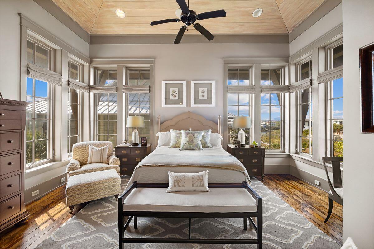 131 W St. Lucia Lane