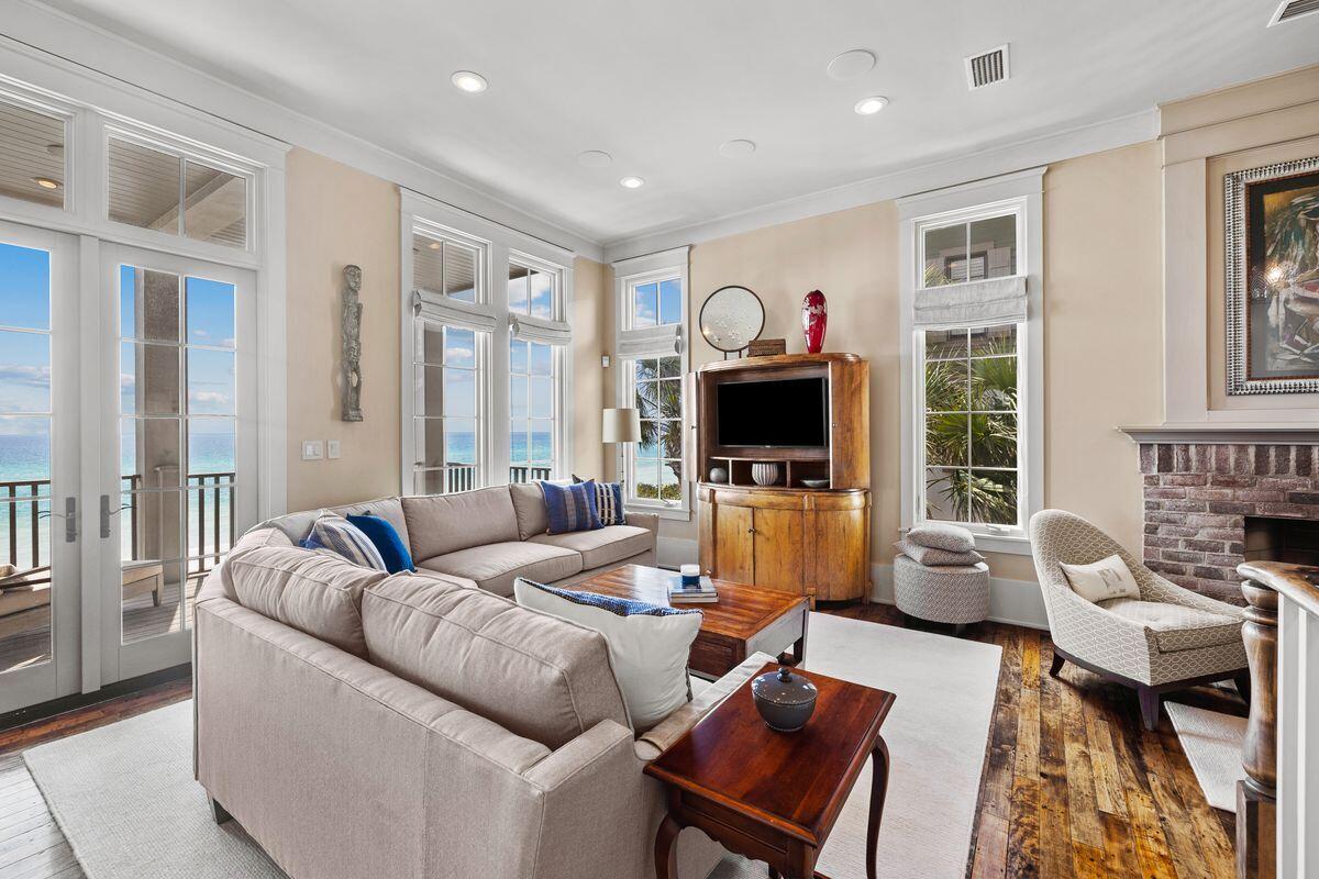 131 W St. Lucia Lane