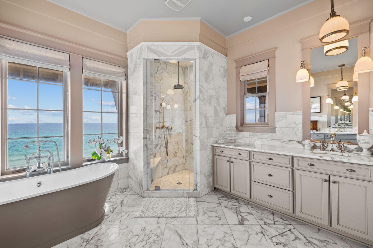 131 W St. Lucia Lane