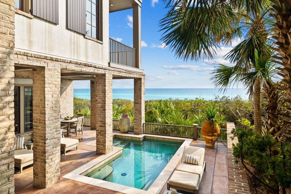 131 W St. Lucia Lane