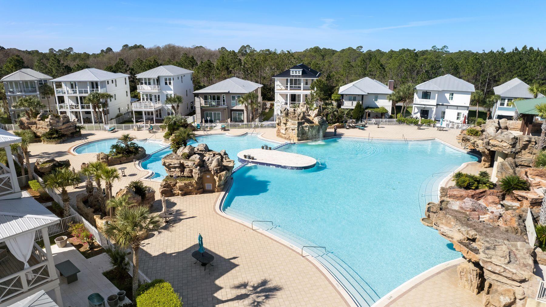 17 Breezeway Boulevard