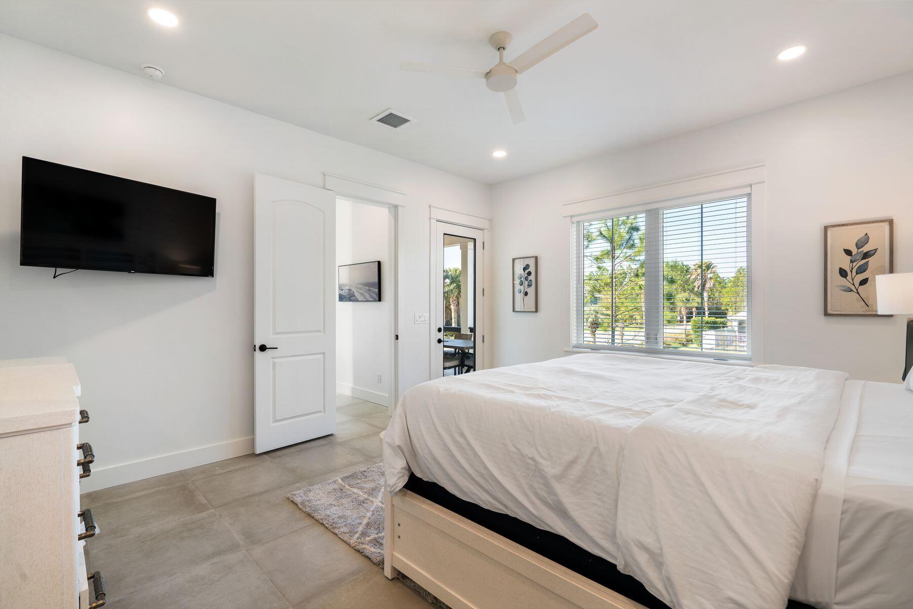 17 Breezeway Boulevard