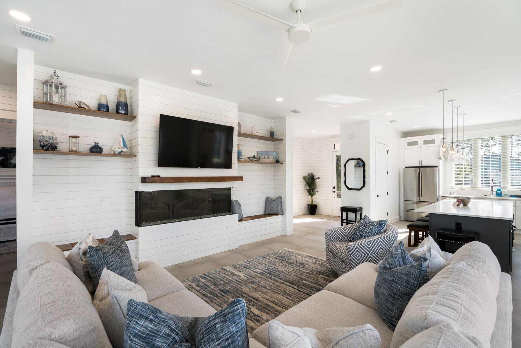 17 Breezeway Boulevard