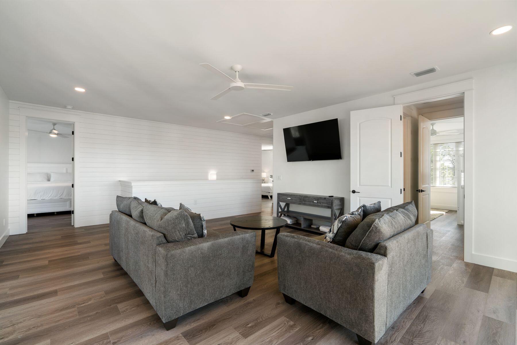 17 Breezeway Boulevard