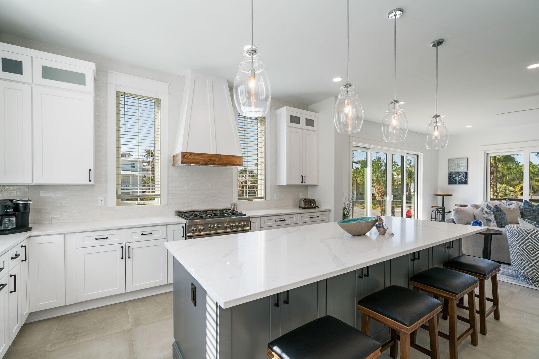 17 Breezeway Boulevard