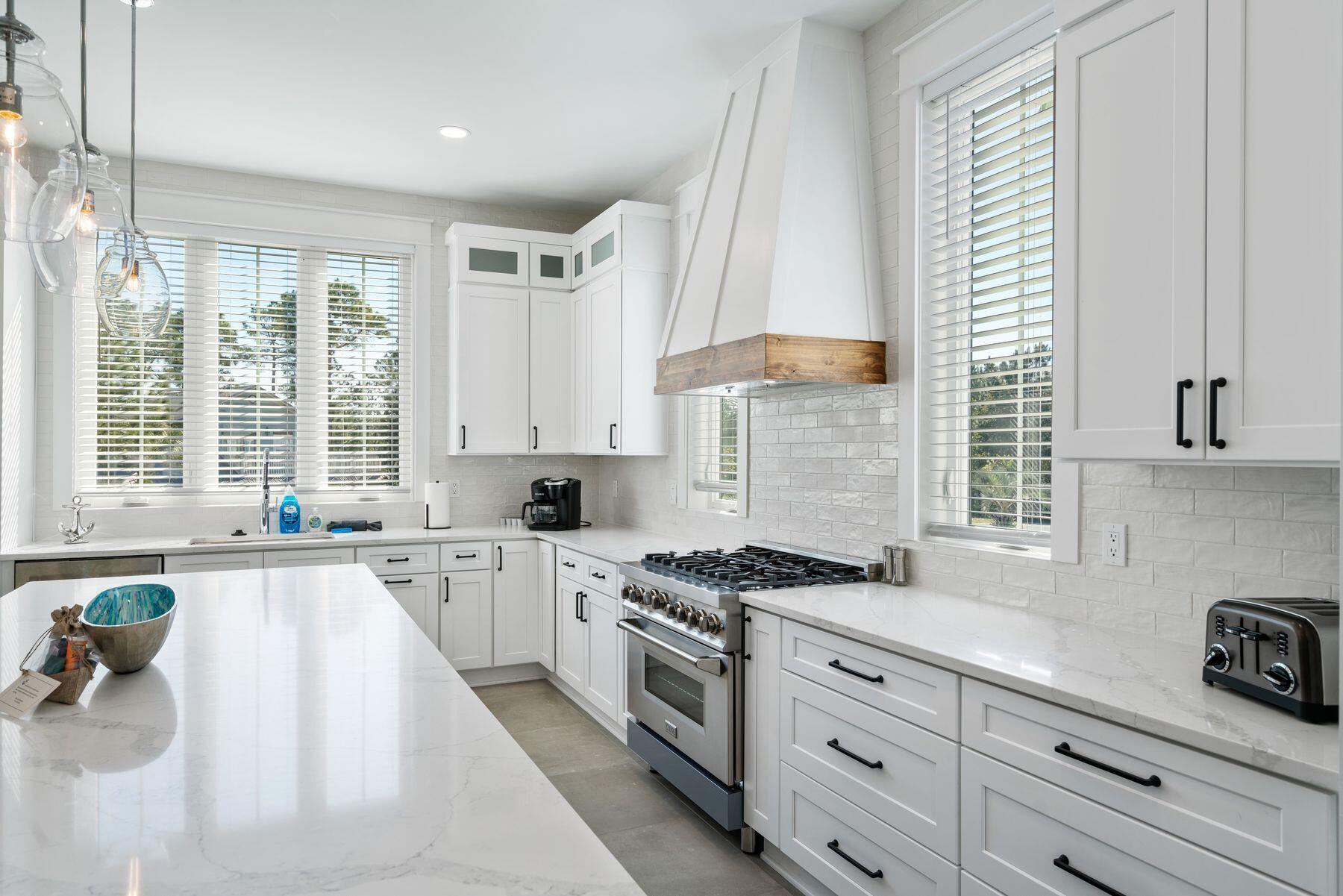 17 Breezeway Boulevard