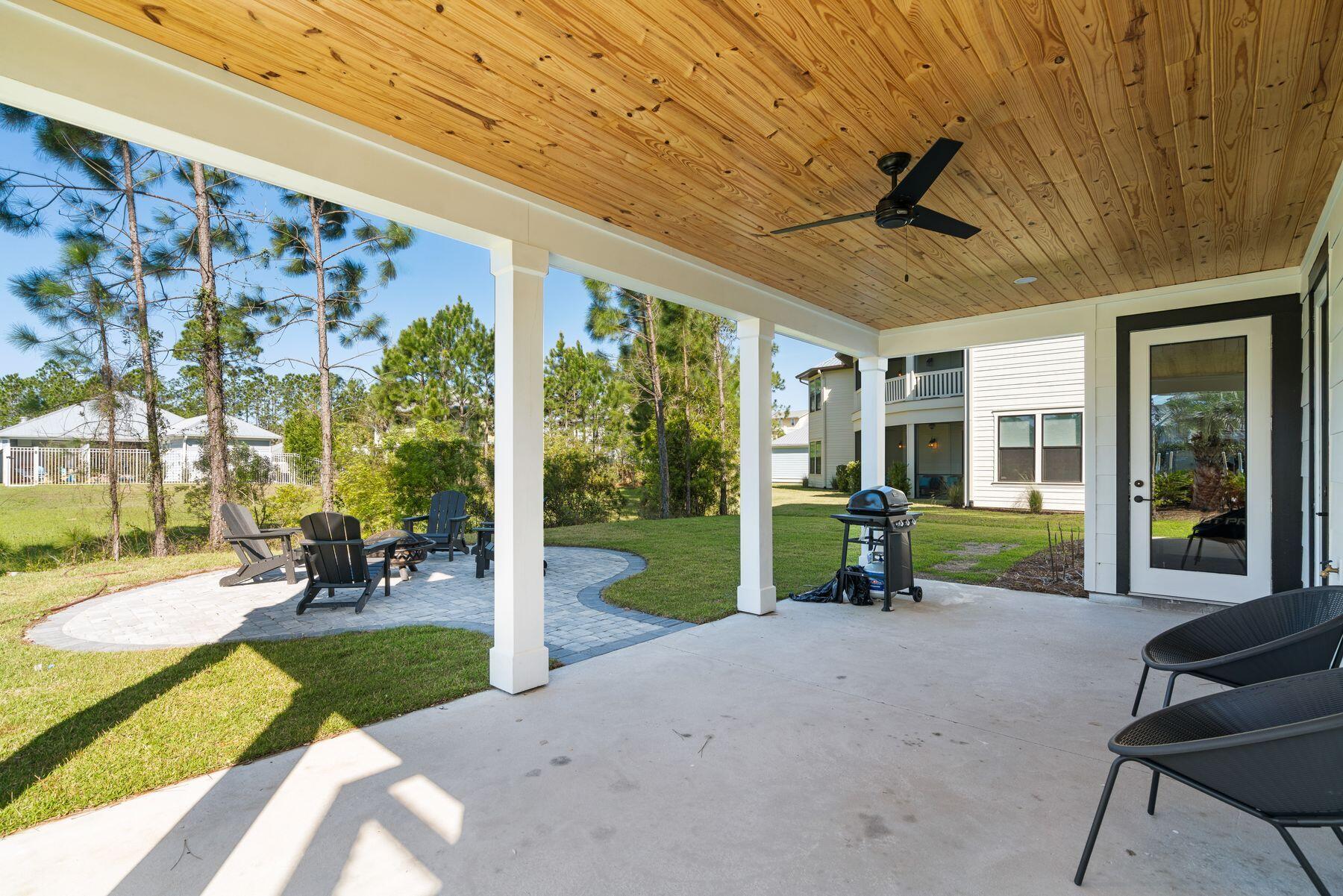 17 Breezeway Boulevard