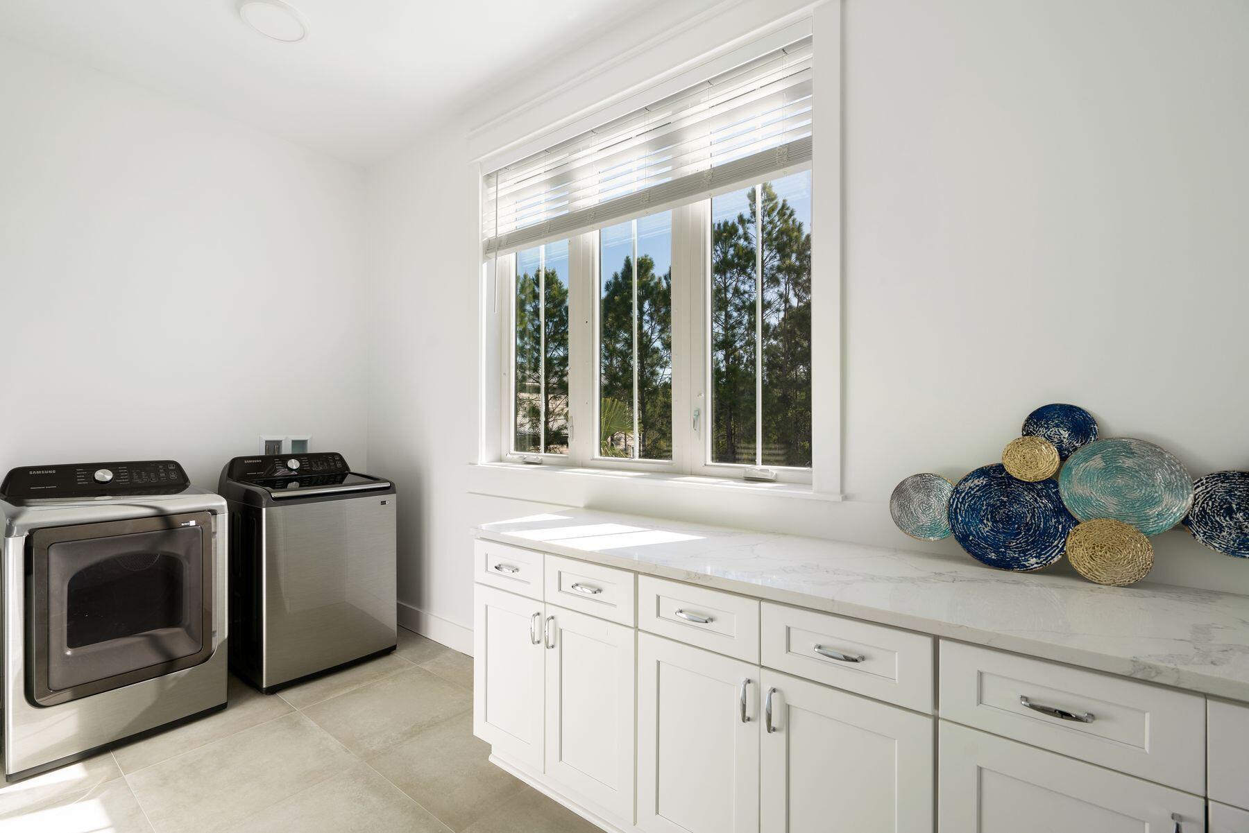 17 Breezeway Boulevard