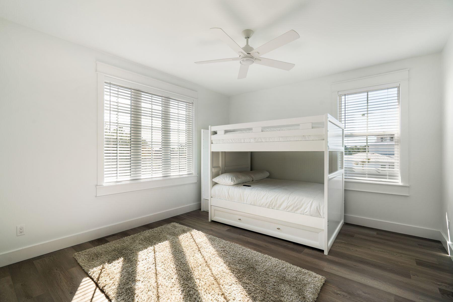 17 Breezeway Boulevard