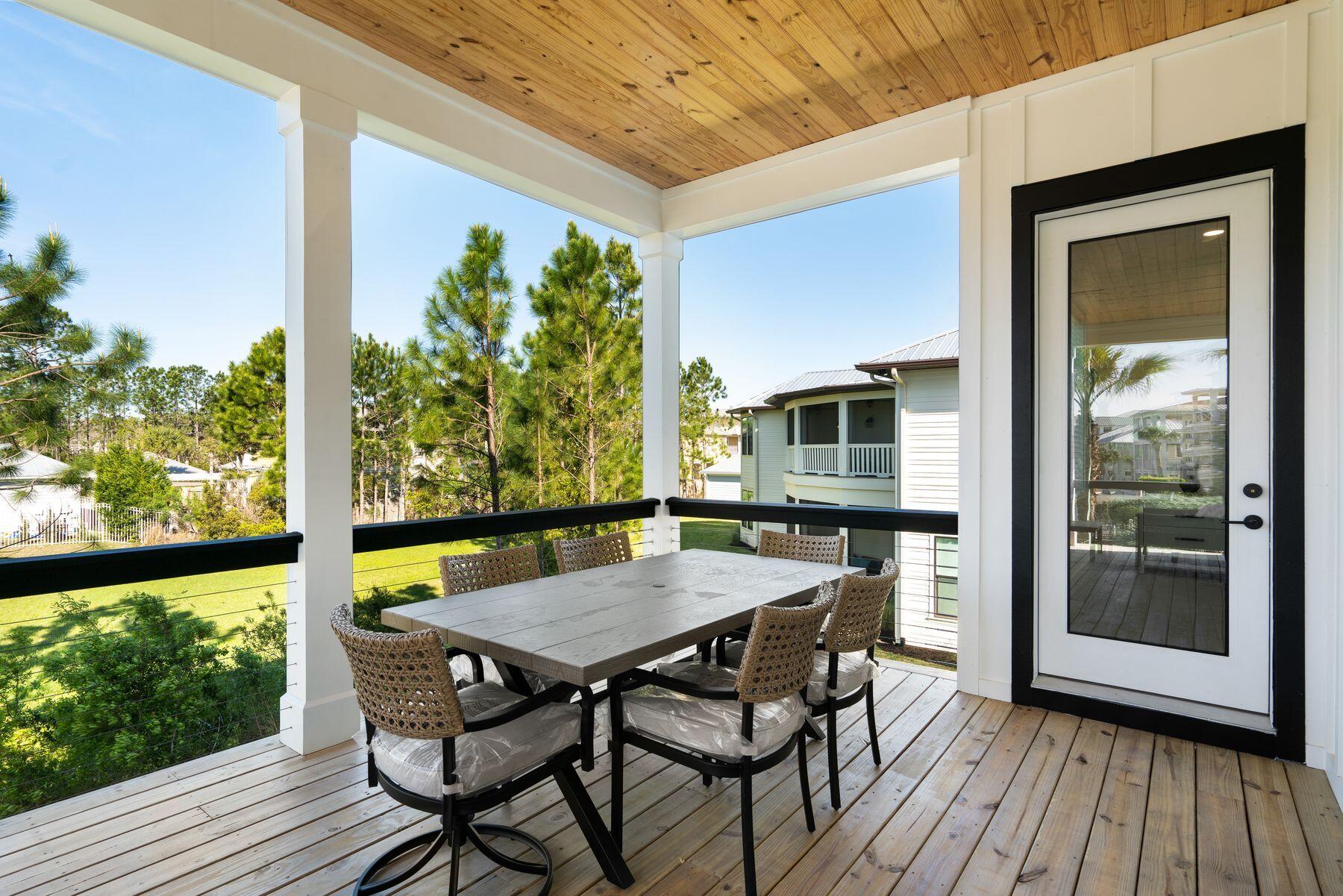 17 Breezeway Boulevard