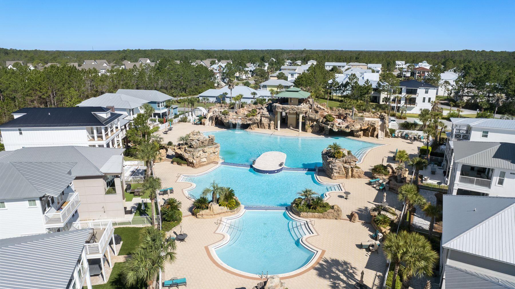 17 Breezeway Boulevard