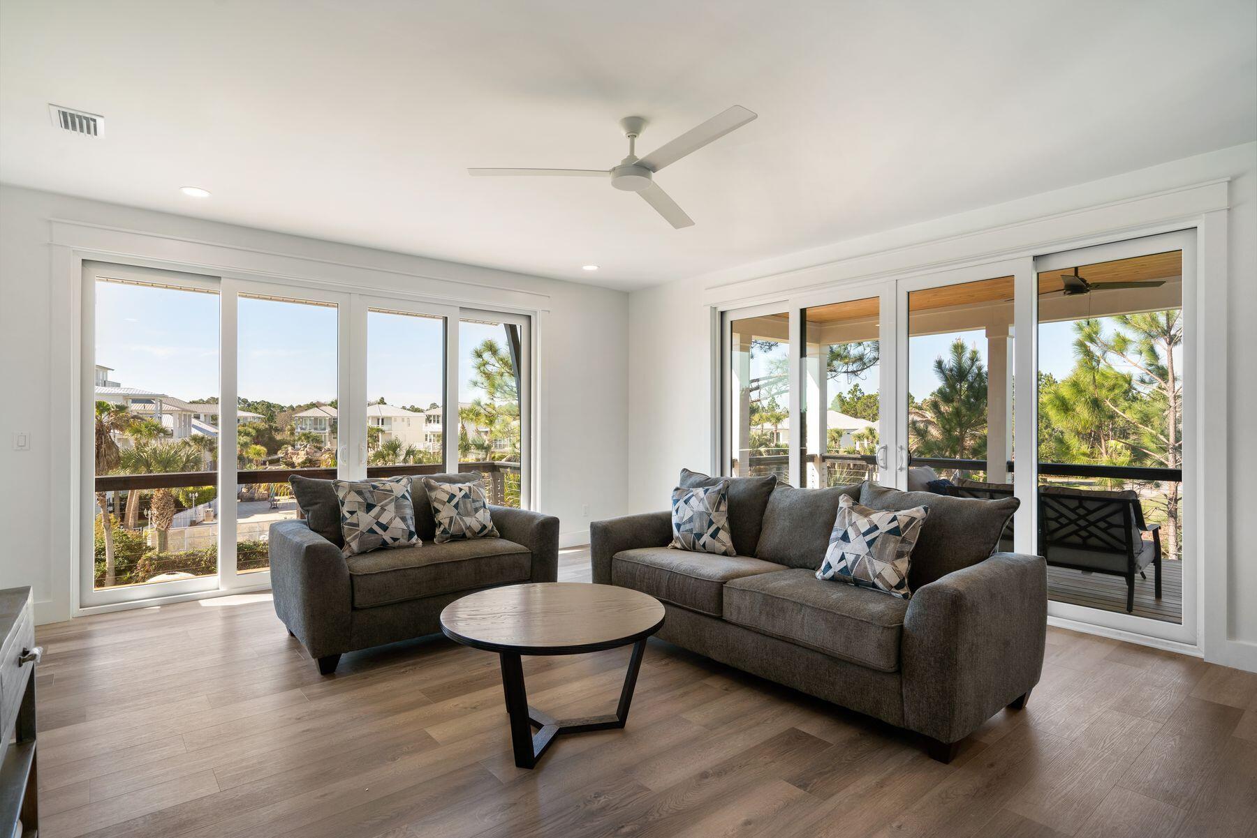 17 Breezeway Boulevard