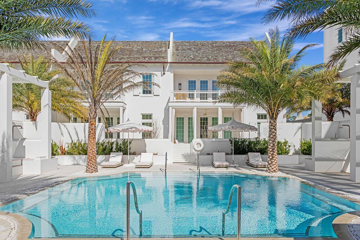 45 W Solaire Way, 208