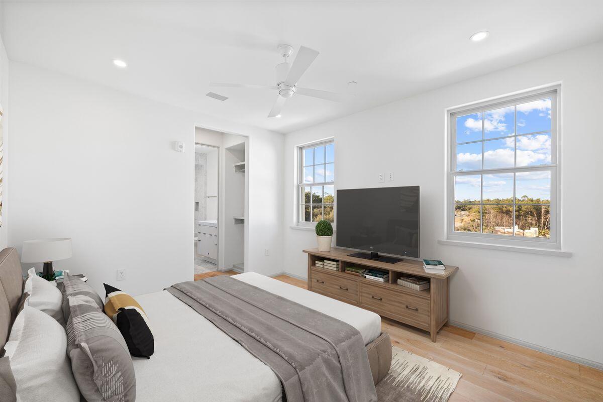 45 W Solaire Way, 208