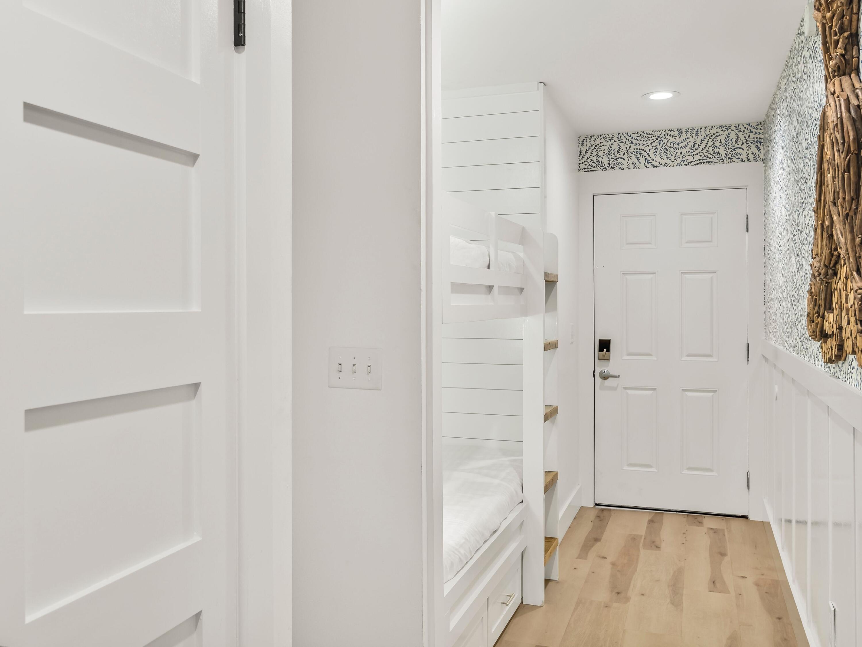 81 S Orange Street, # 103