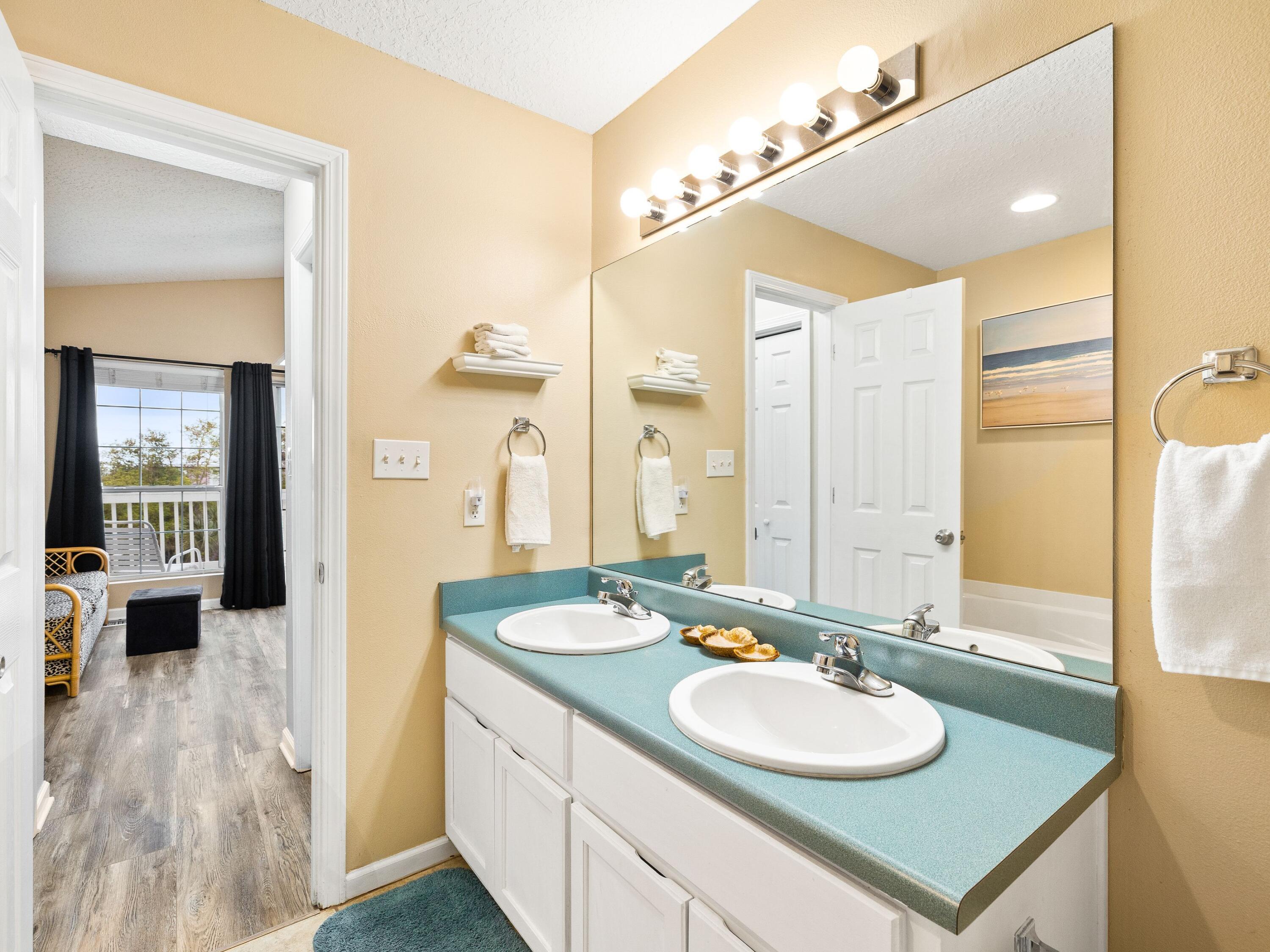 19 Brentwood Lane, UNIT 305