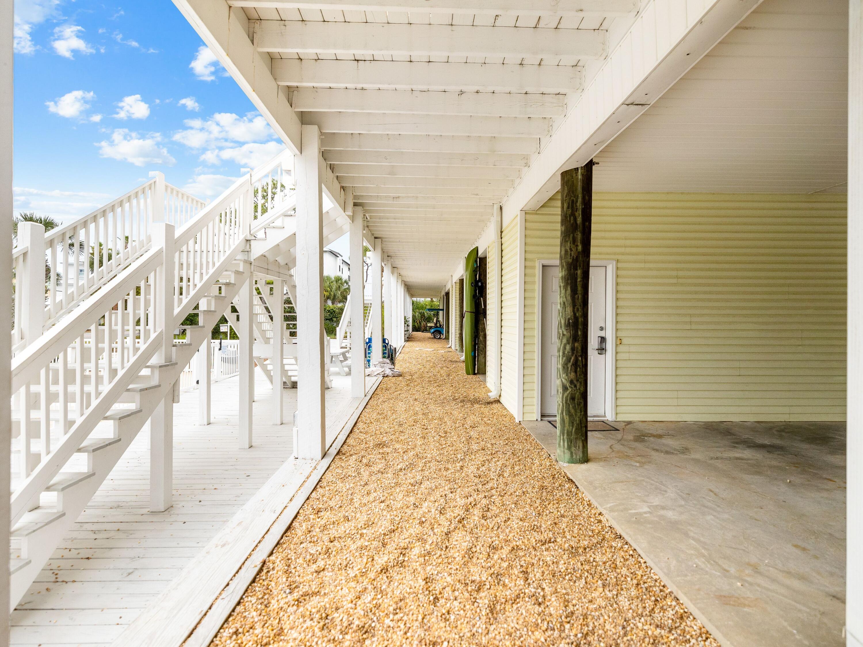 19 Brentwood Lane, UNIT 305