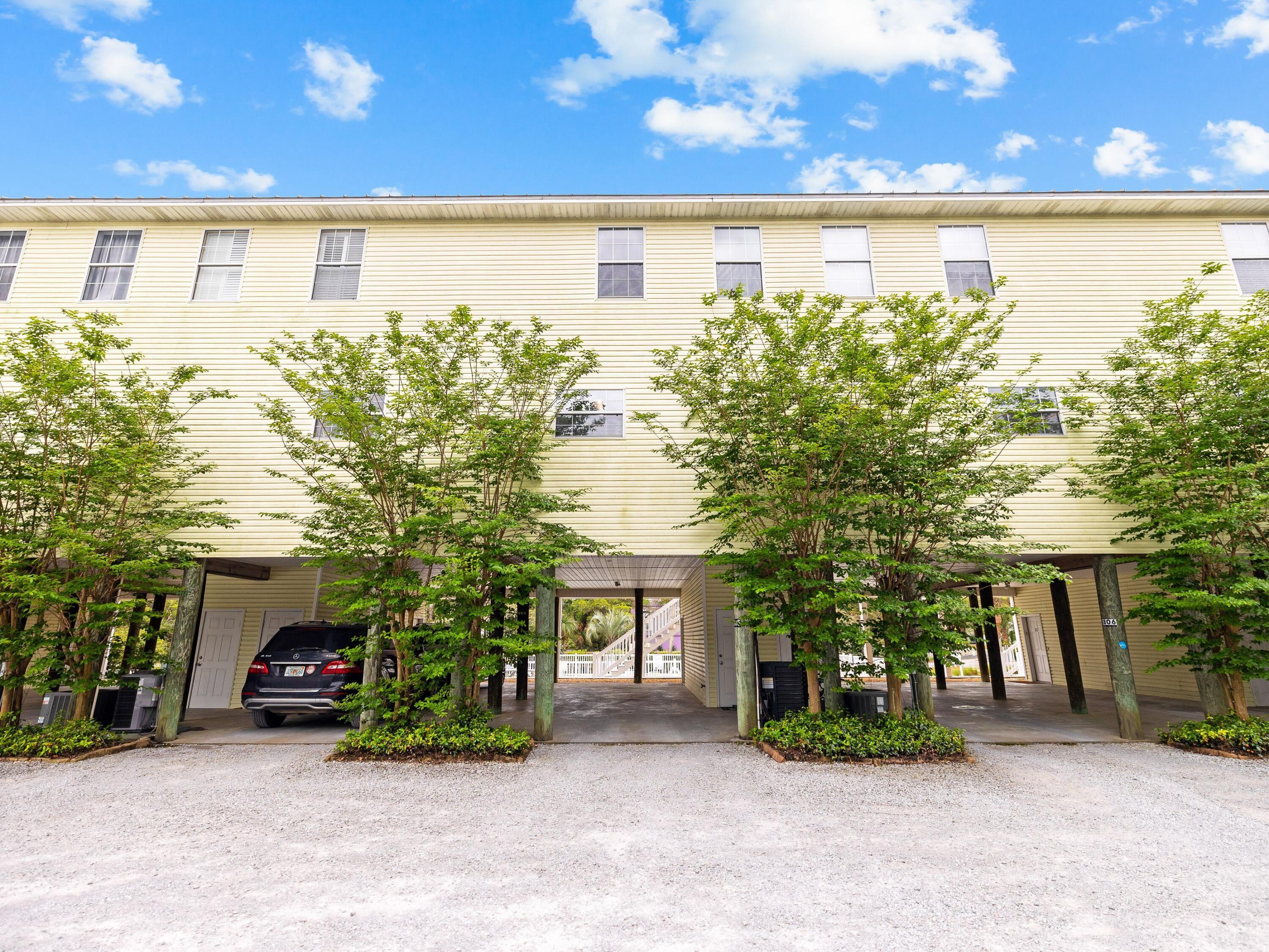 19 Brentwood Lane, UNIT 305