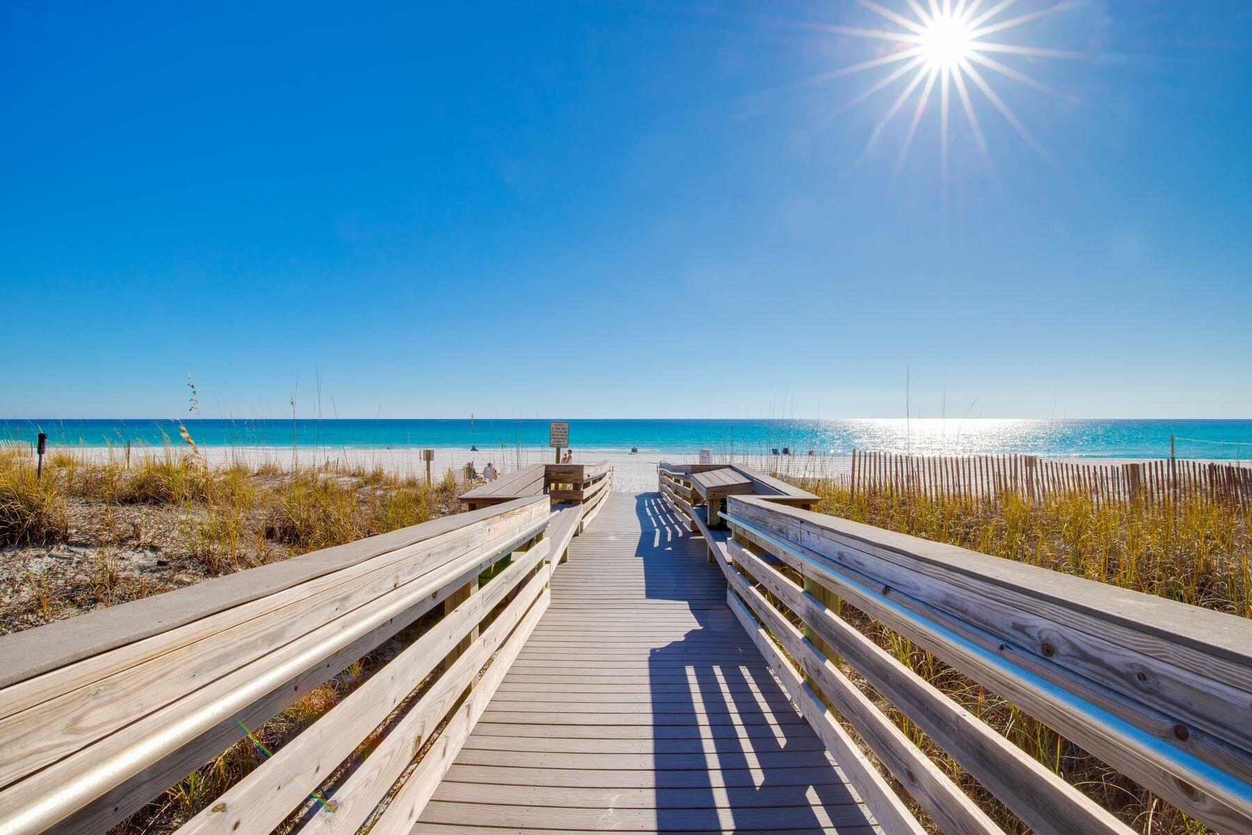 590 Santa Rosa Boulevard, 605