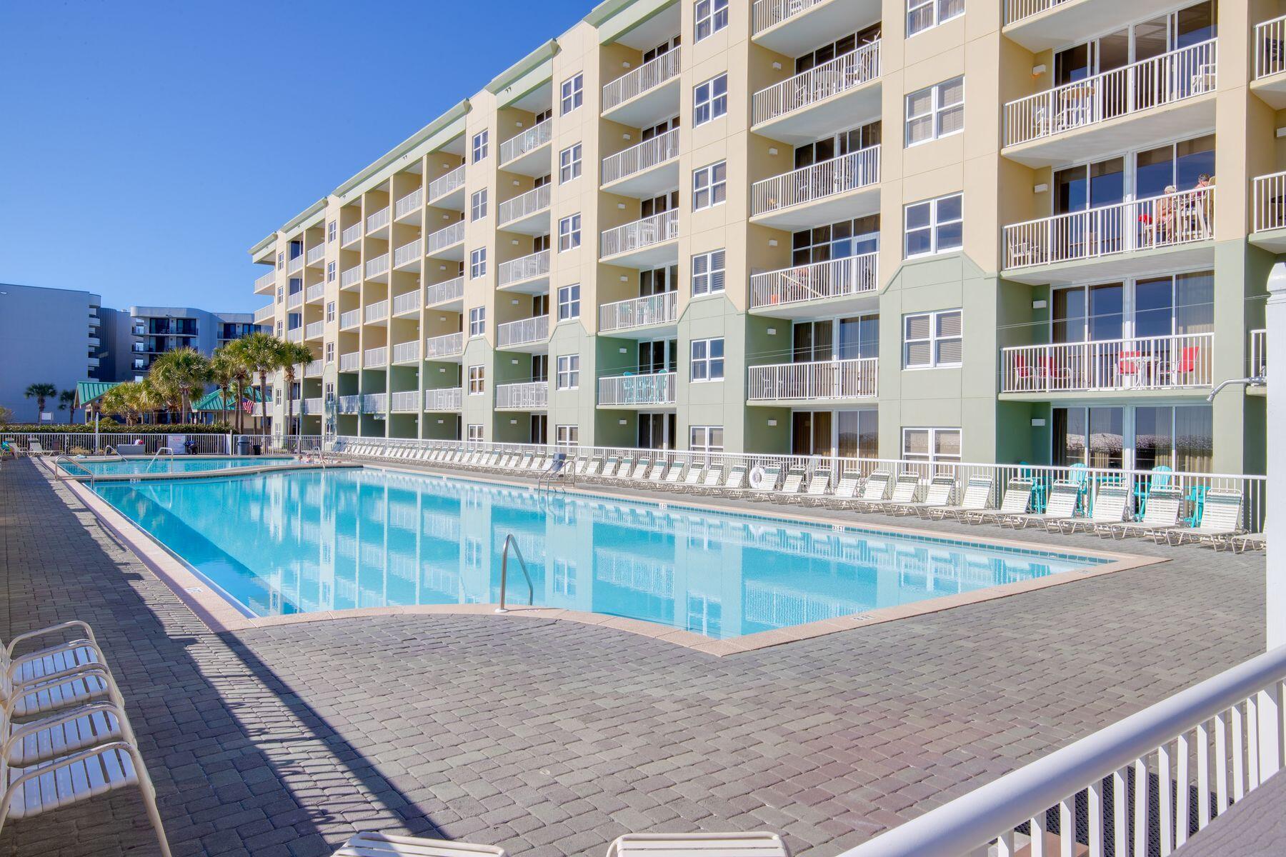 590 Santa Rosa Boulevard, 605