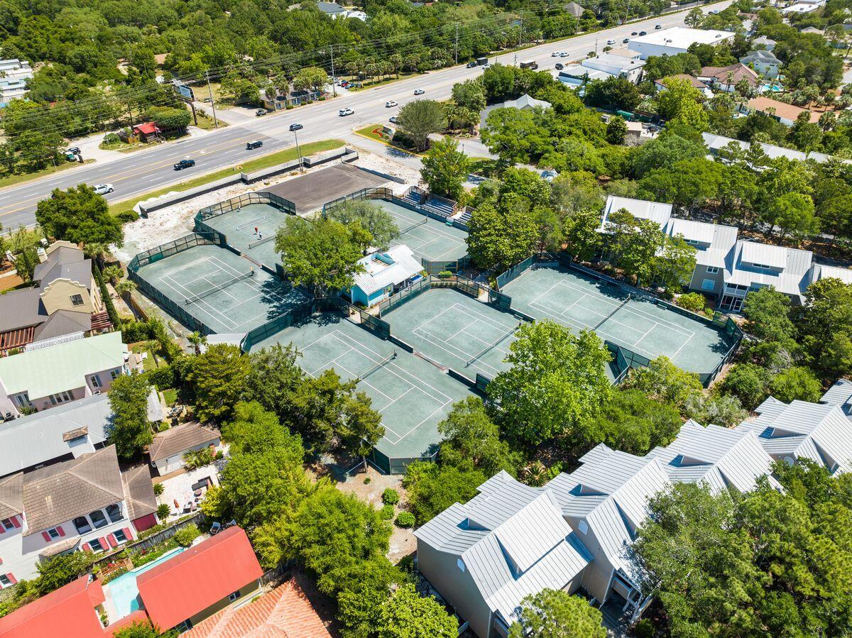 520 Grand Villas Drive, 520