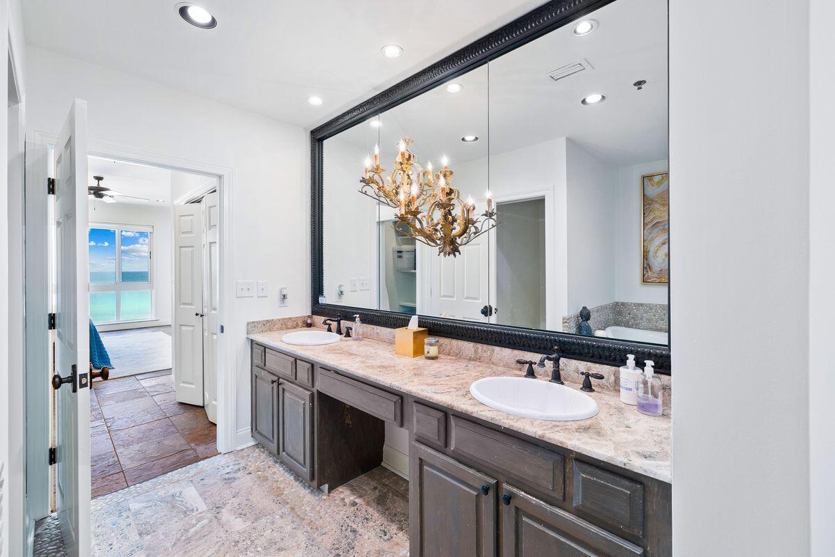 520 Grand Villas Drive, 520