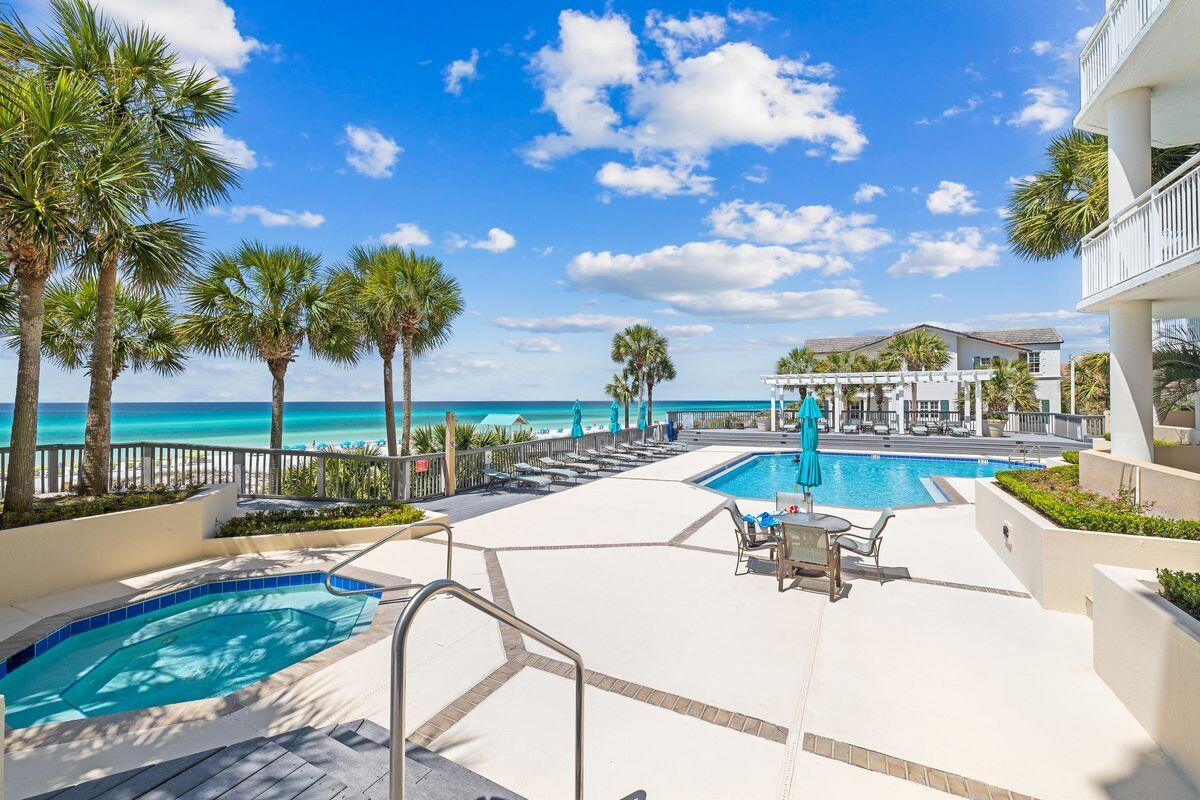 520 Grand Villas Drive, 520