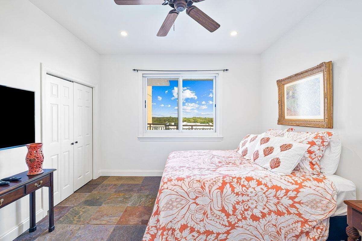 520 Grand Villas Drive, 520