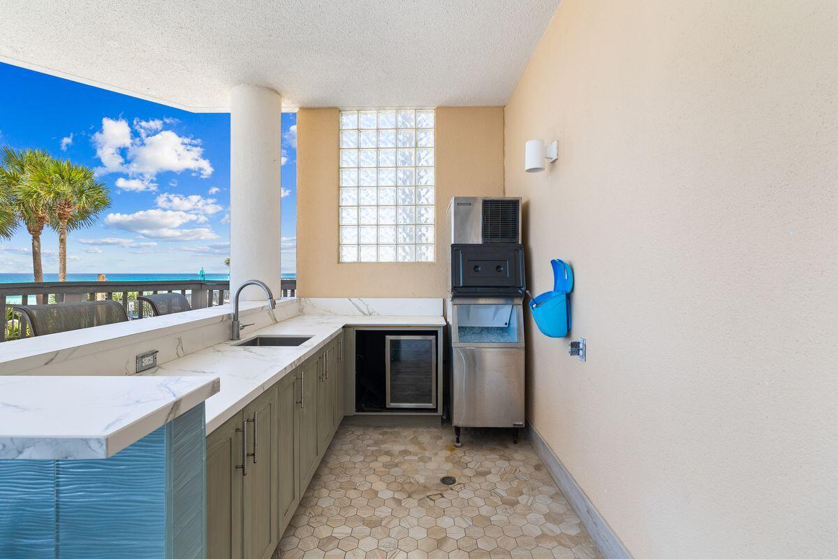 520 Grand Villas Drive, 520