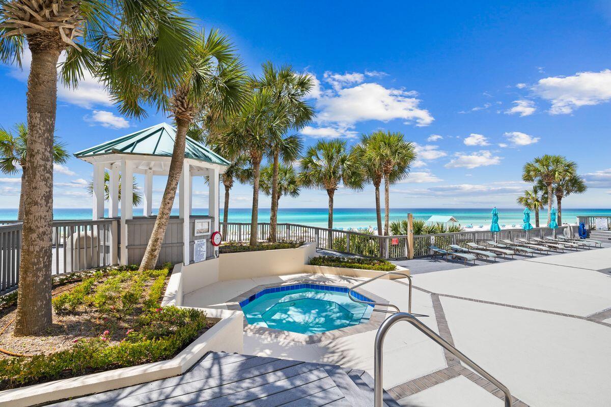 520 Grand Villas Drive, 520