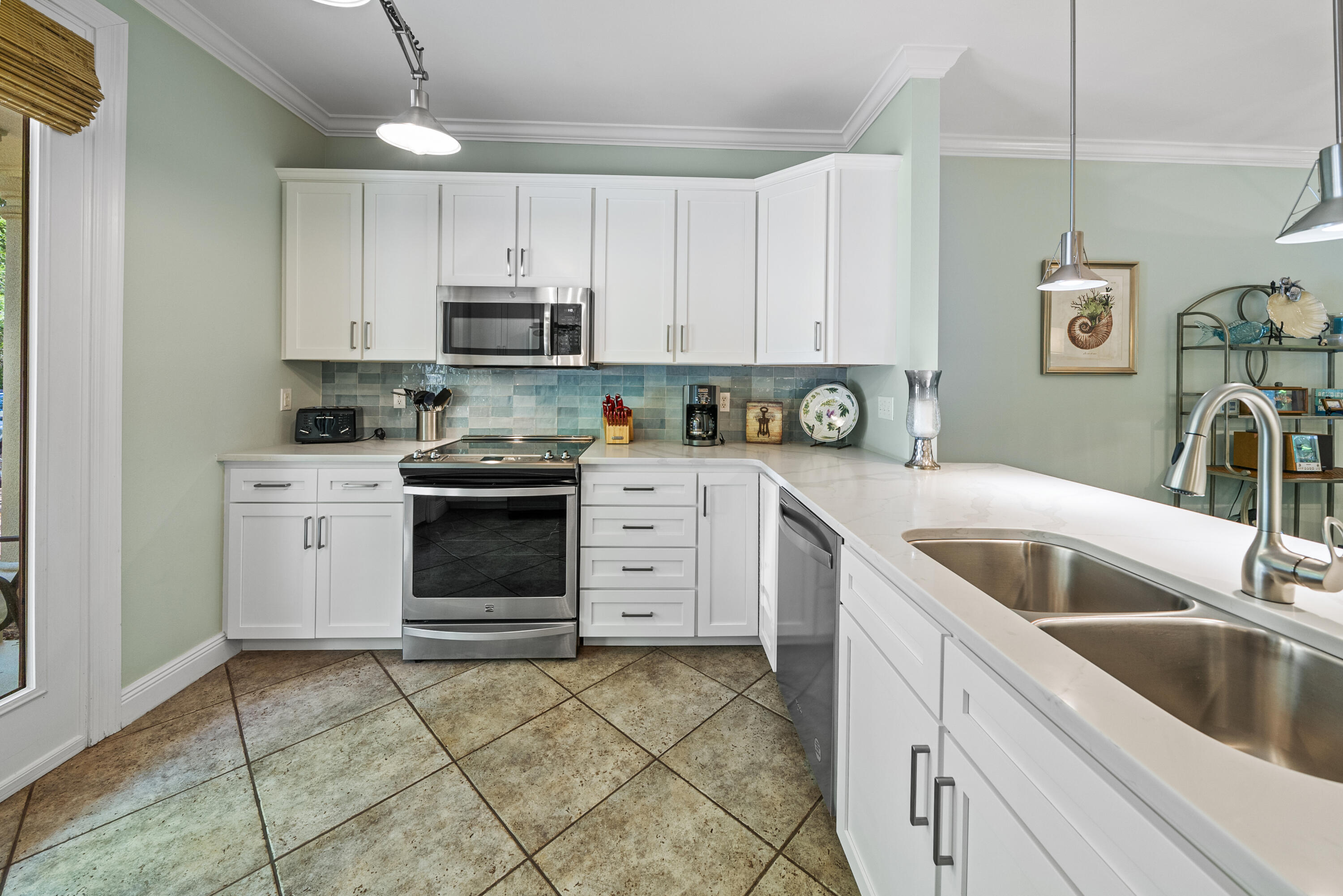 25 W Henry Court, # 5-5