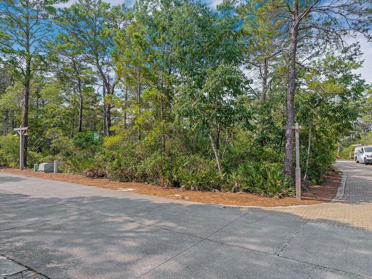 4-5 E Cedar Bend Road, Lot 5 BLK 4