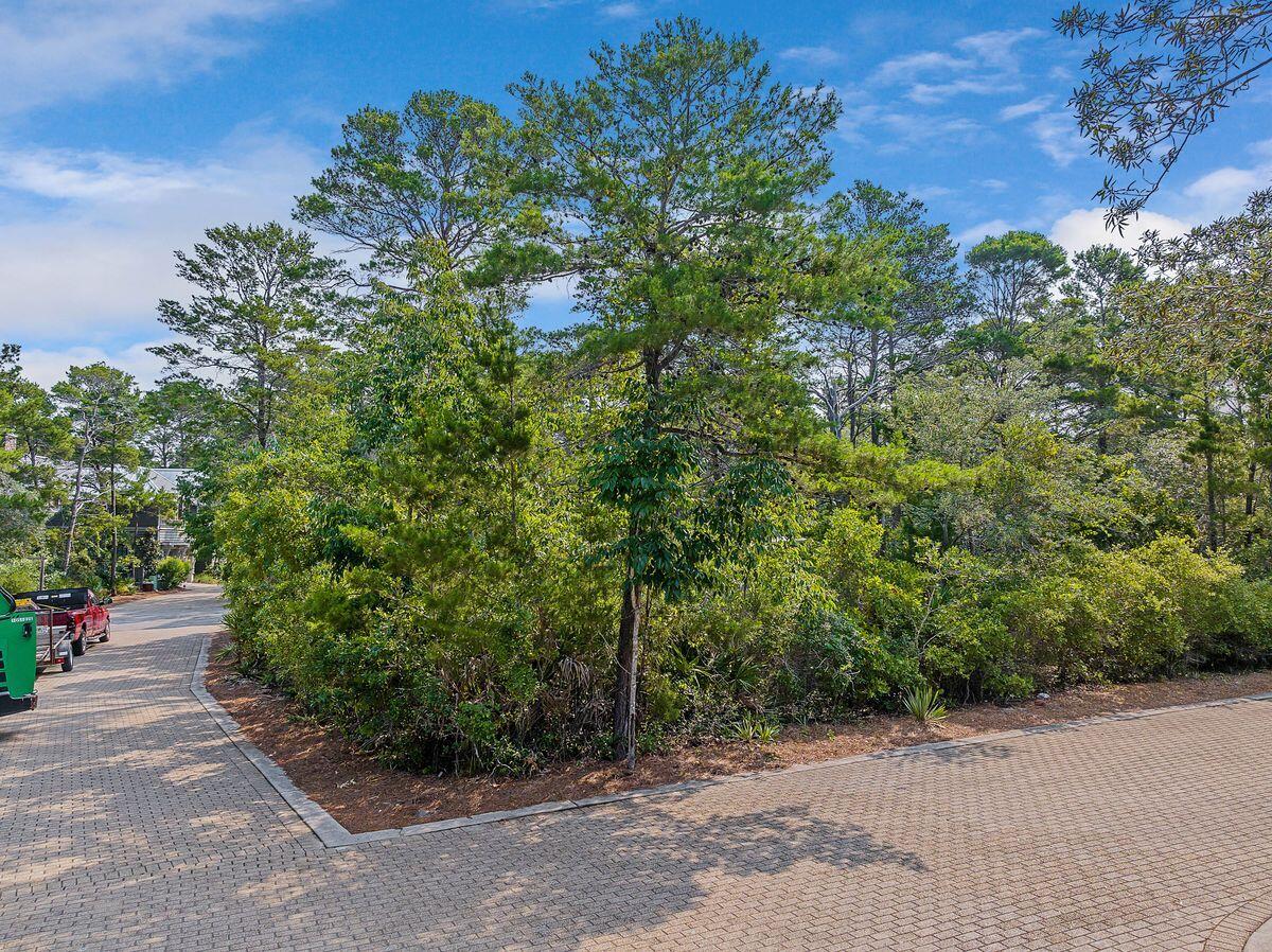 4-5 E Cedar Bend Road, Lot 5 BLK 4