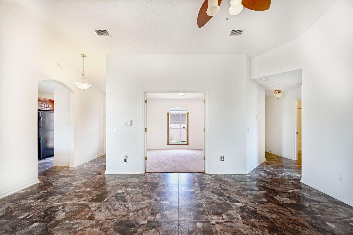 22618 Lakeview Drive