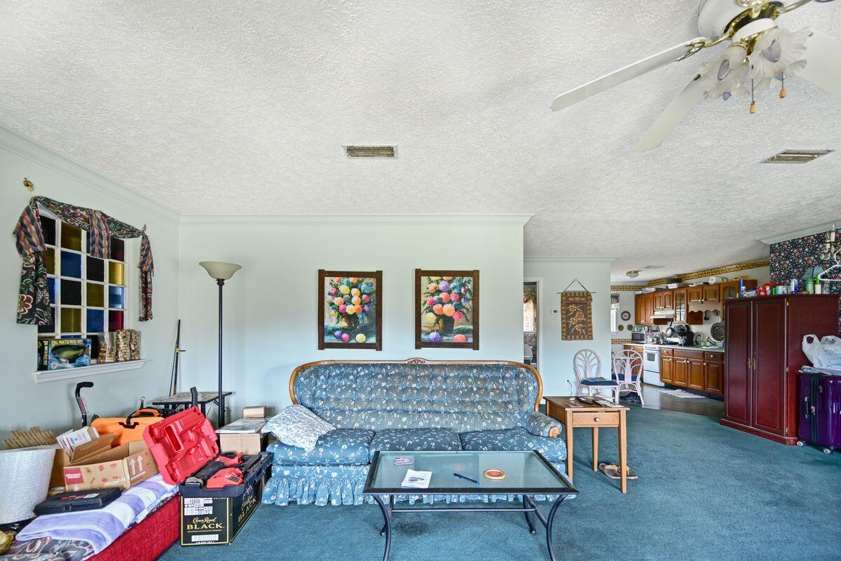 22618 Lakeview Drive