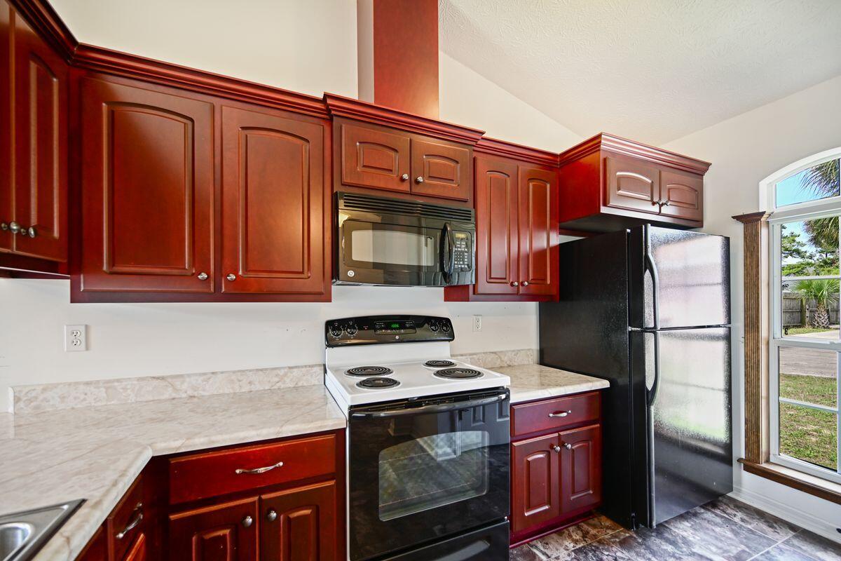 22618 Lakeview Drive