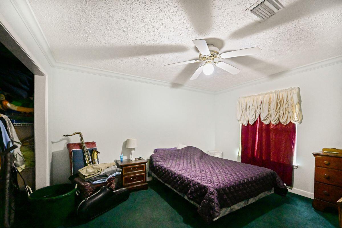 22618 Lakeview Drive