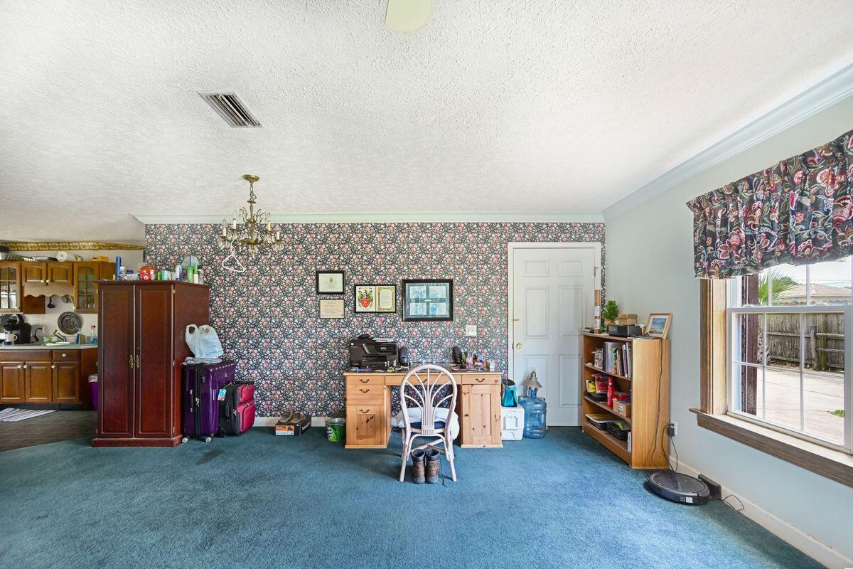 22618 Lakeview Drive