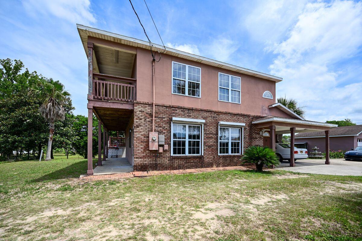 22618 Lakeview Drive