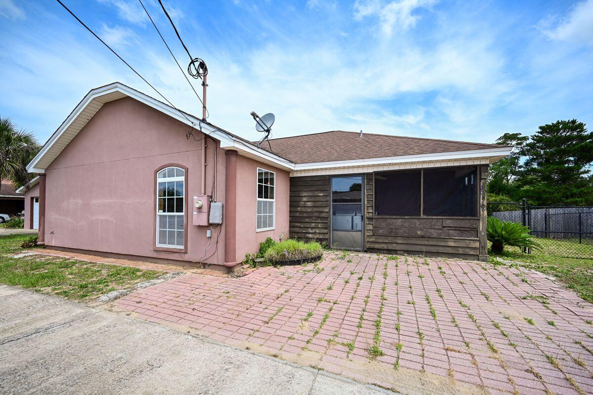 22618 Lakeview Drive