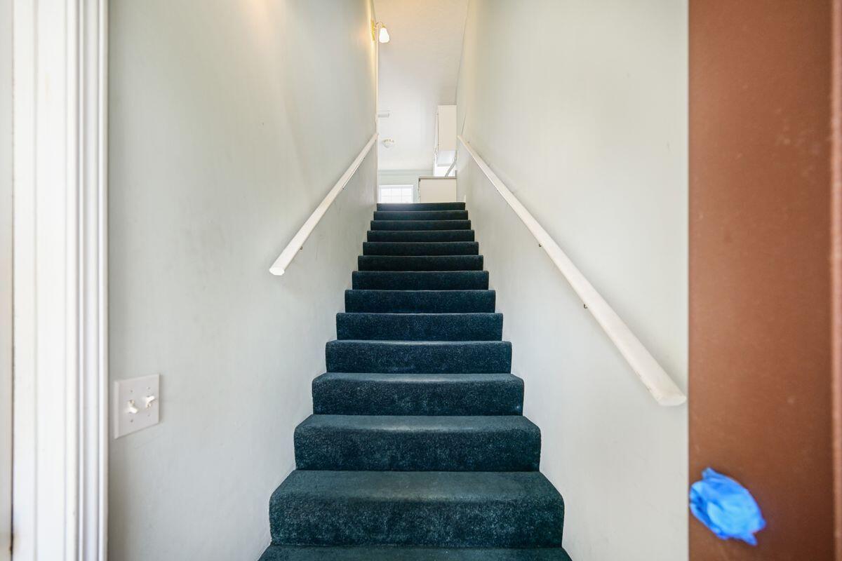 22618 Lakeview Drive