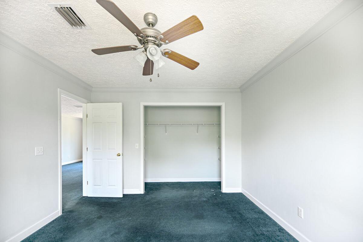 22618 Lakeview Drive