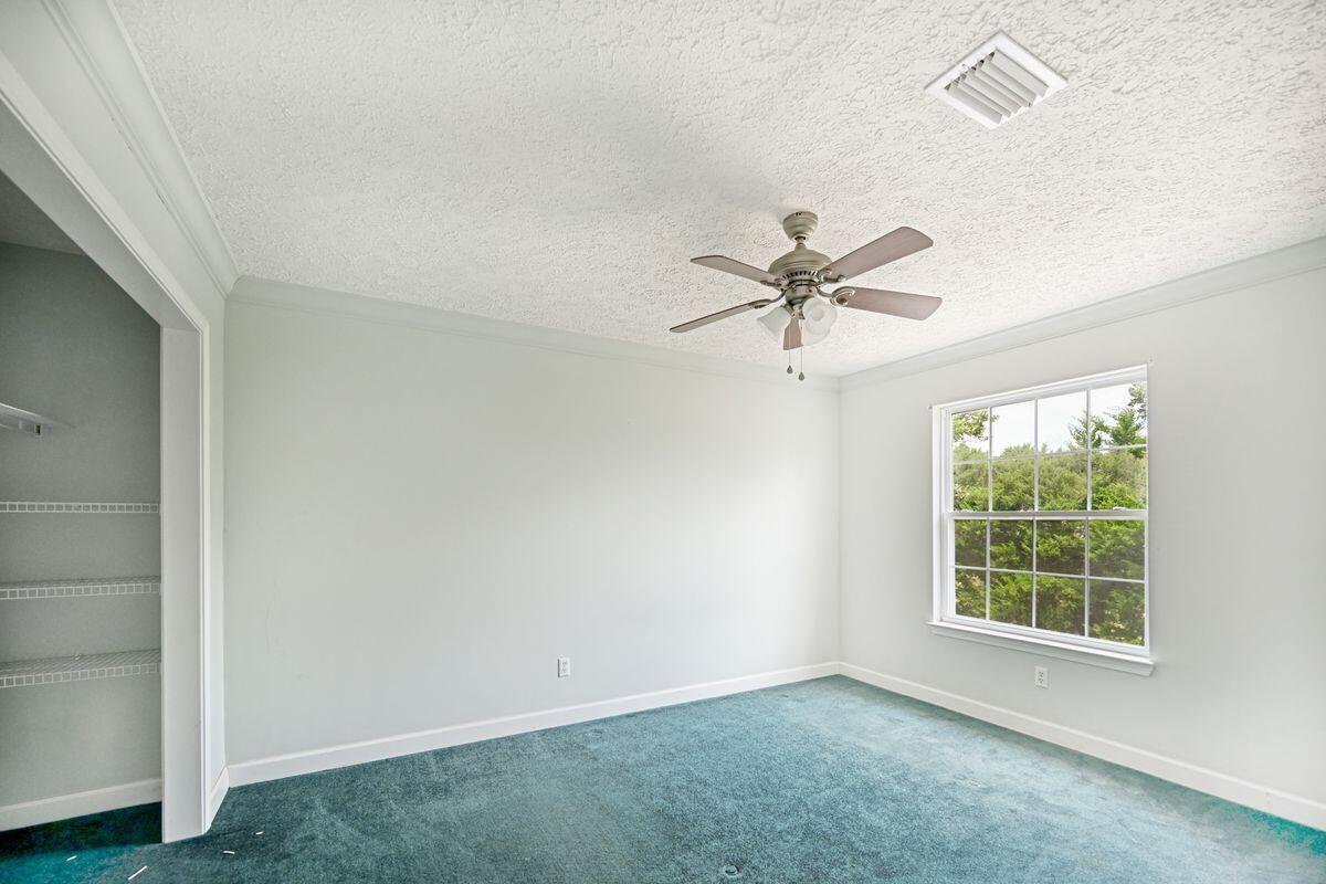 22618 Lakeview Drive