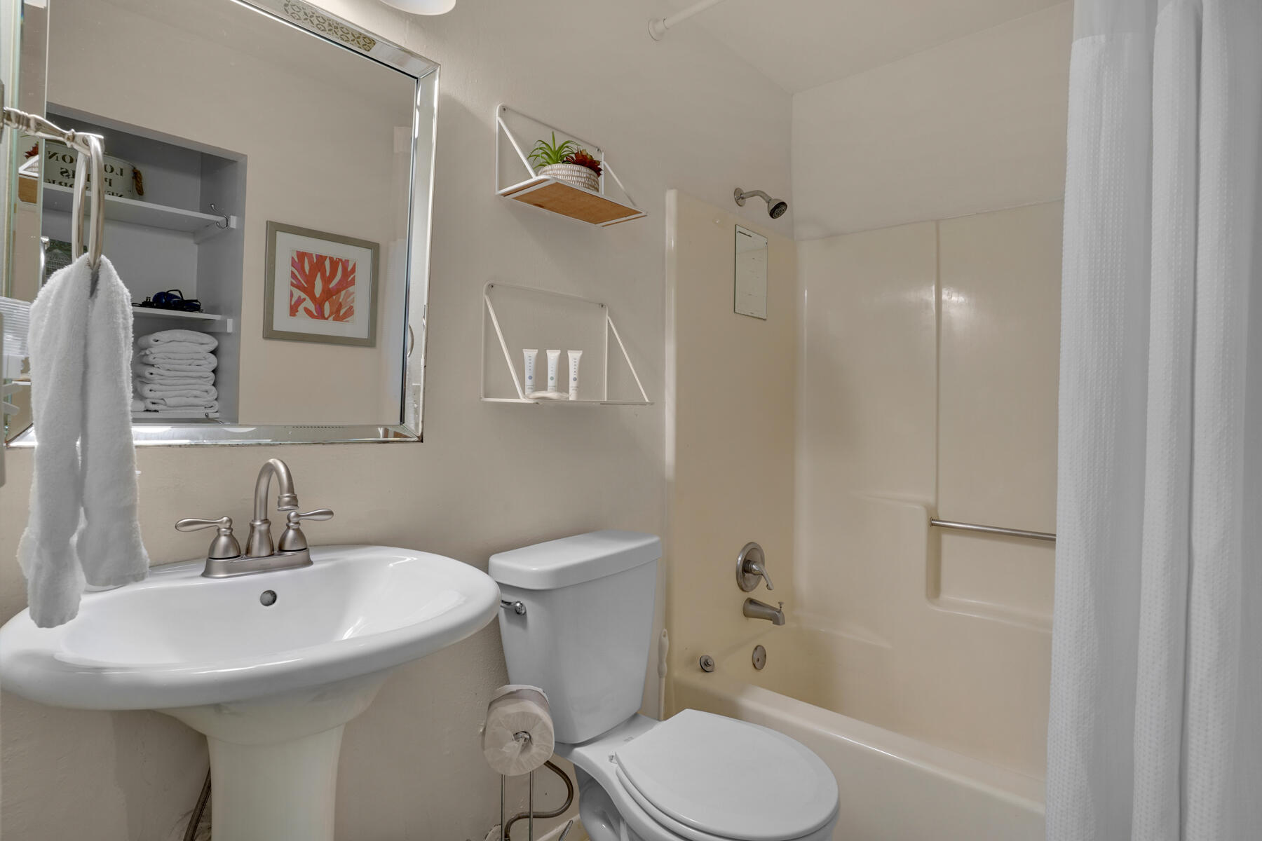 7998 E Co Hwy 30A, 5