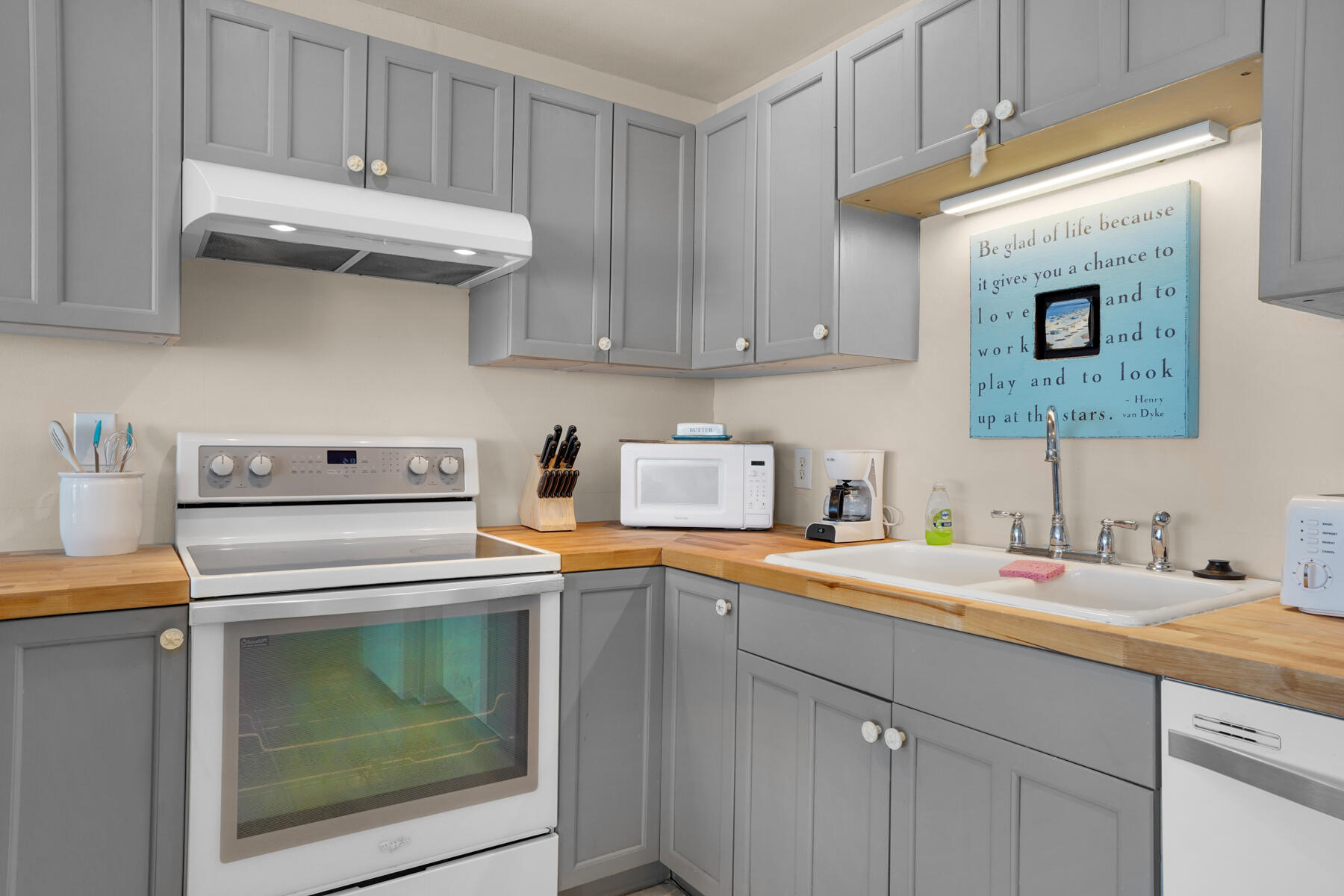 7998 E Co Hwy 30A, 5